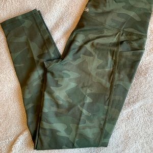 BRAND NEW! High waisted leggings